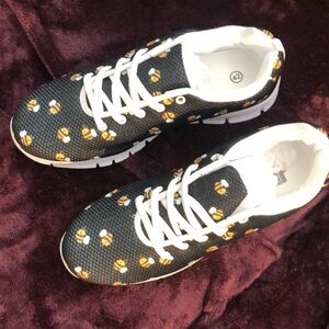 Brand New Never Worn Bee Tennis Shoes Size 42